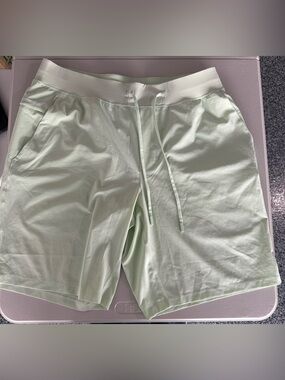 Lululemon mint green drawstring shorts